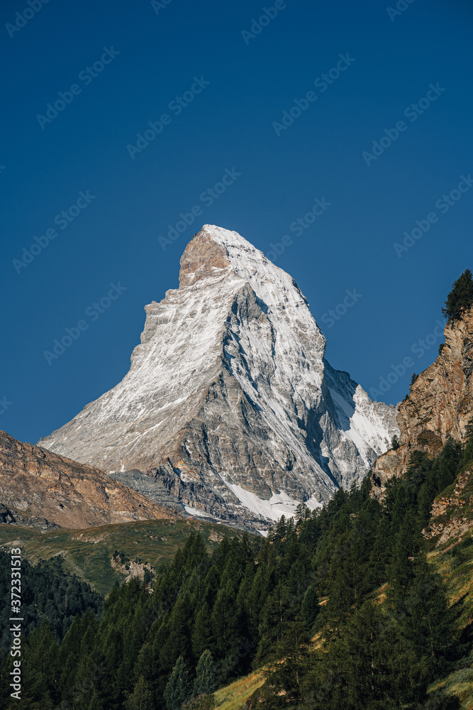 瑞士马特洪峰的标志性高山美景。附近有著名的马特洪峰