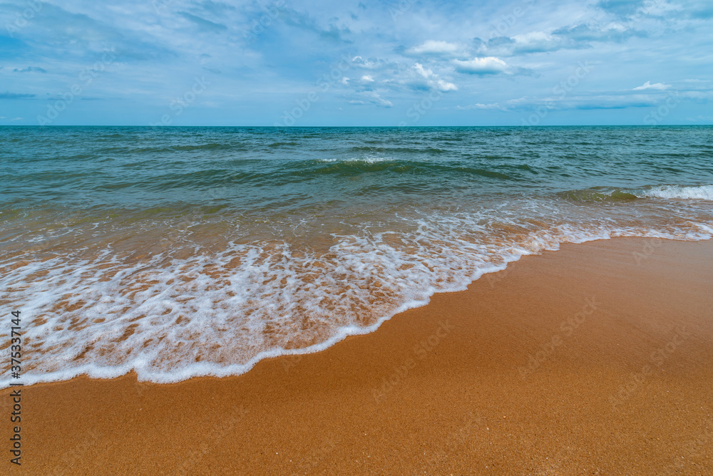 泰国普吉岛美丽的海滩和热带海洋。夏日海滩天堂。