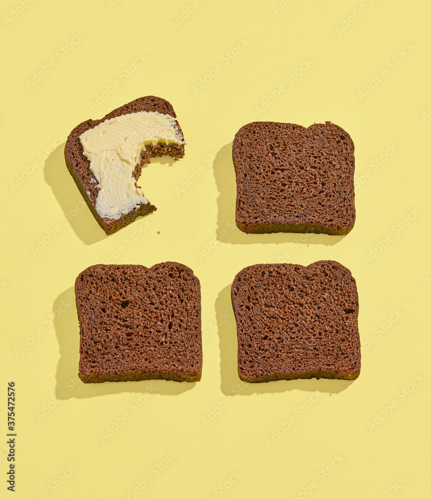 rye bread slices