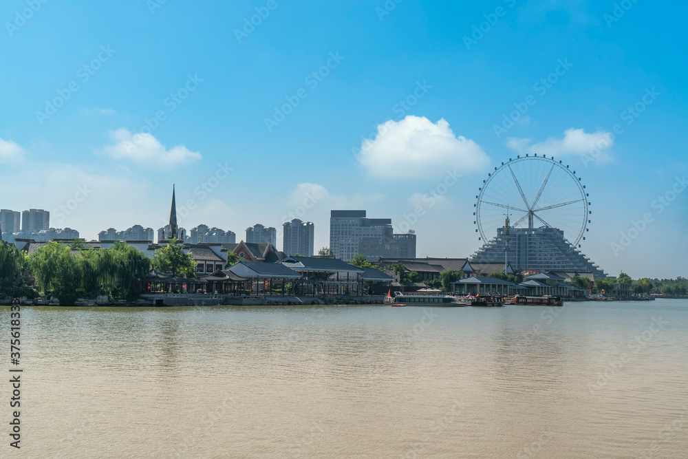 山东聊城东昌湖的建筑景观和美景