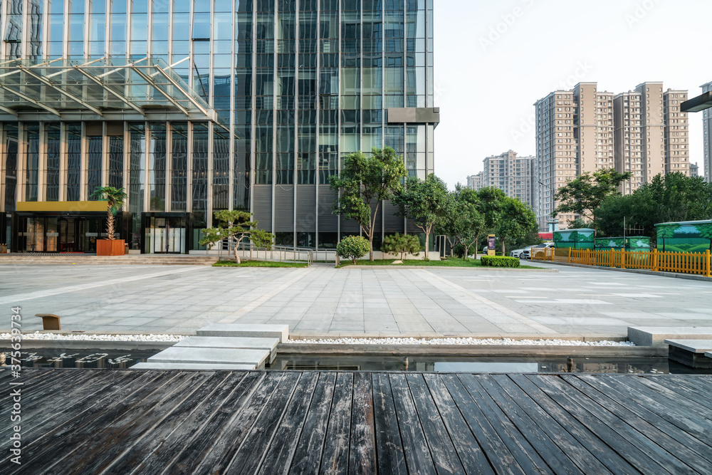 密集的摩天大楼和道路，中国济南中央商务区。