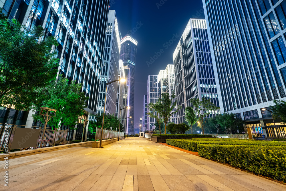 城市广场和现代高层建筑，中国济南夜景。