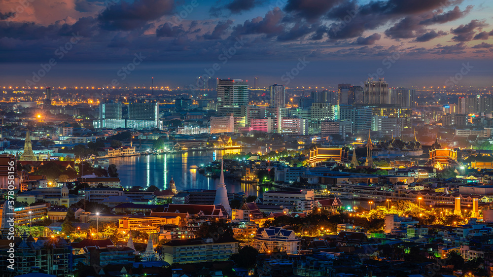 Cityscape of Bangkok city with Wat phra kaew, Wat Pho and Wat Arun on morning sunrise time.