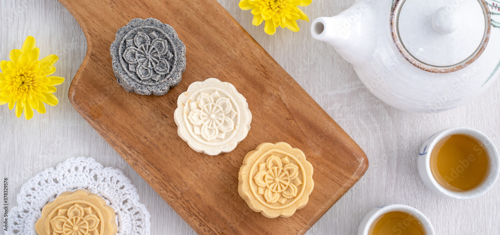 Colorful beautiful moon cake, mung bean cake, Champion Scholar Pastry cake for Mid-Autumn festival t