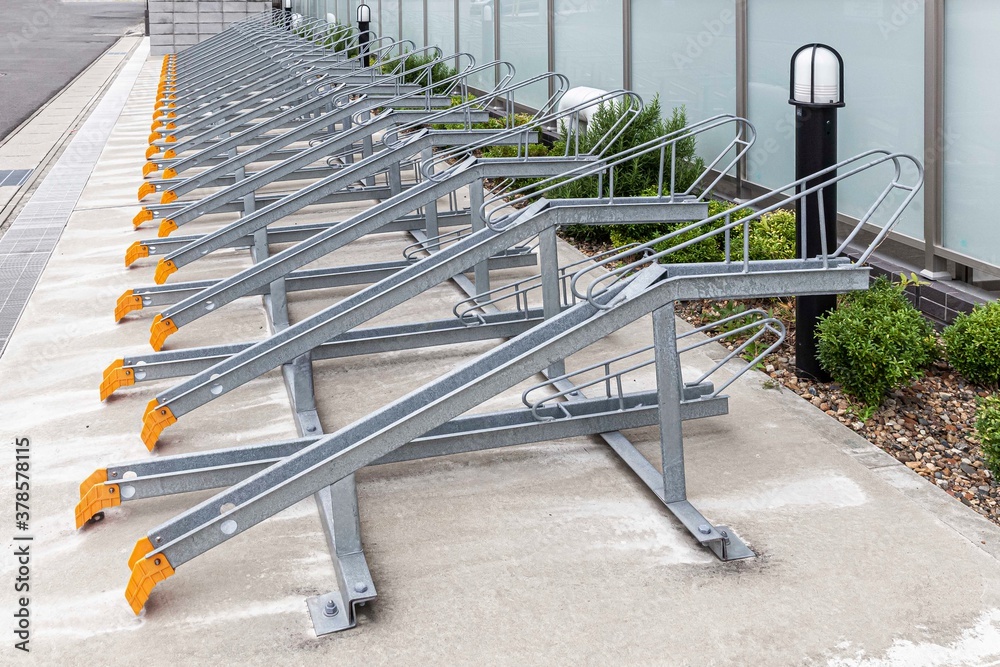 The area for parking bicycles in front of the apartment