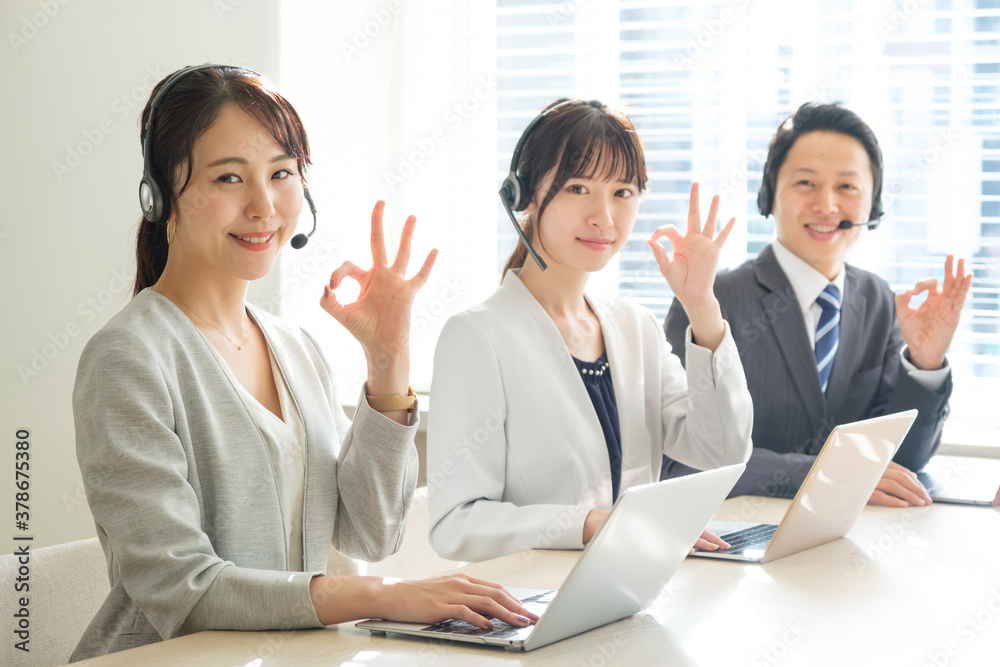 コールセンターで働く人々