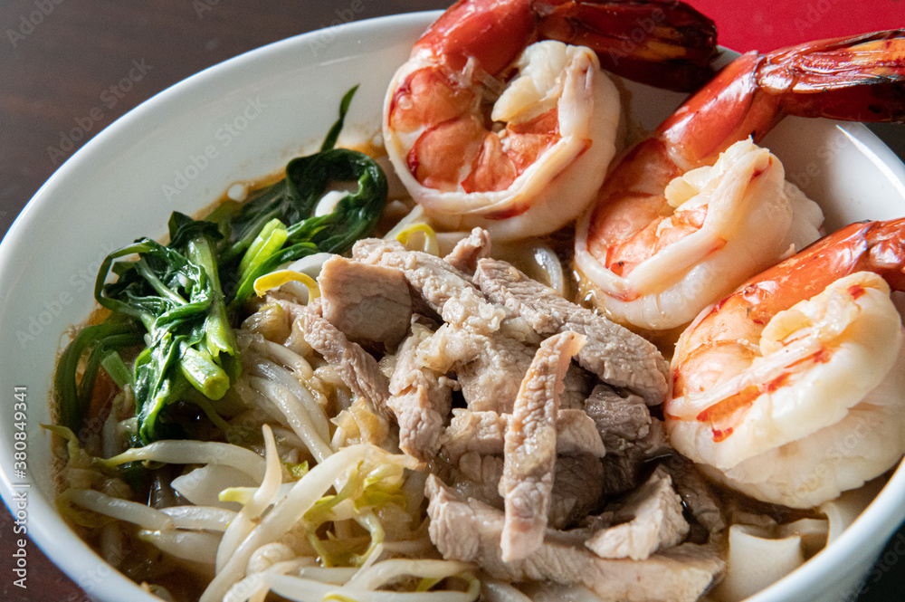 asian food soup prawn noodles