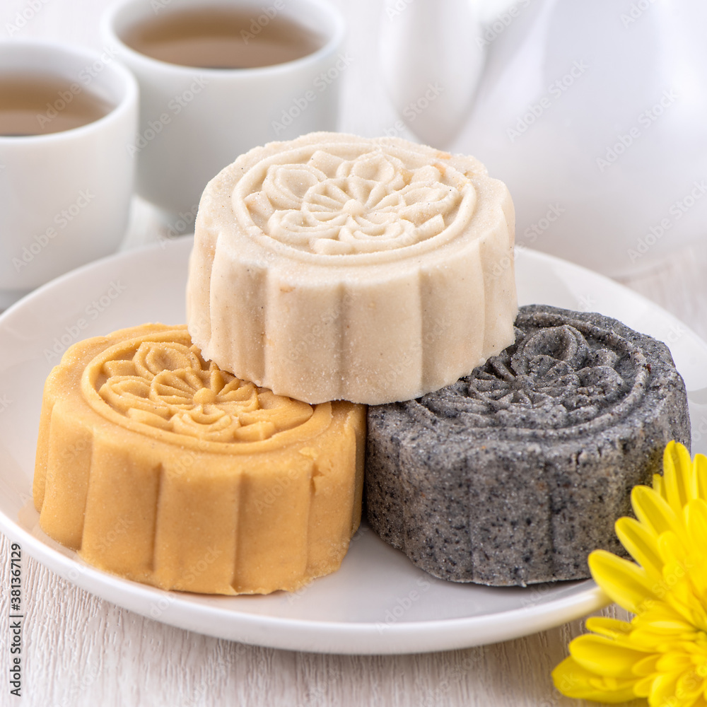 Colorful beautiful moon cake, mung bean cake, Champion Scholar Pastry cake for Mid-Autumn festival t