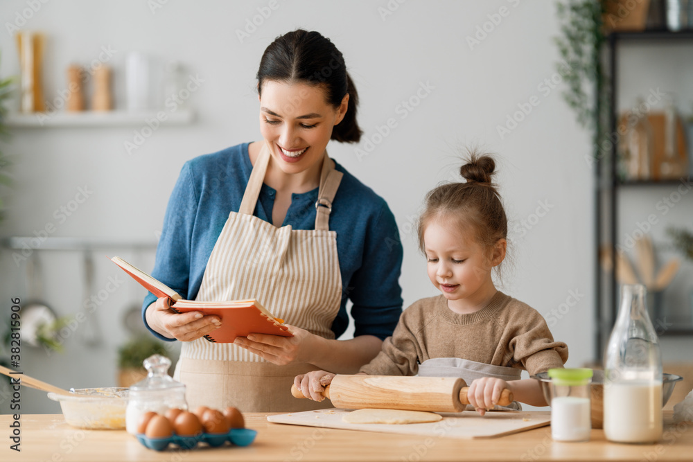 family are preparing bakery together