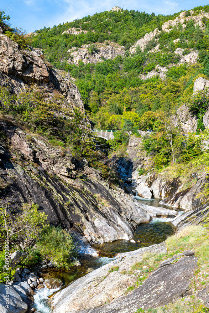 Vallée de La Volane en Haute-Ardèche en France