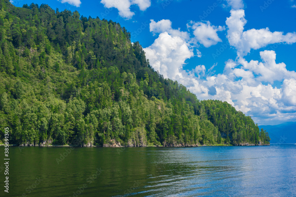 travel through the Siberian forests at different times of the year

