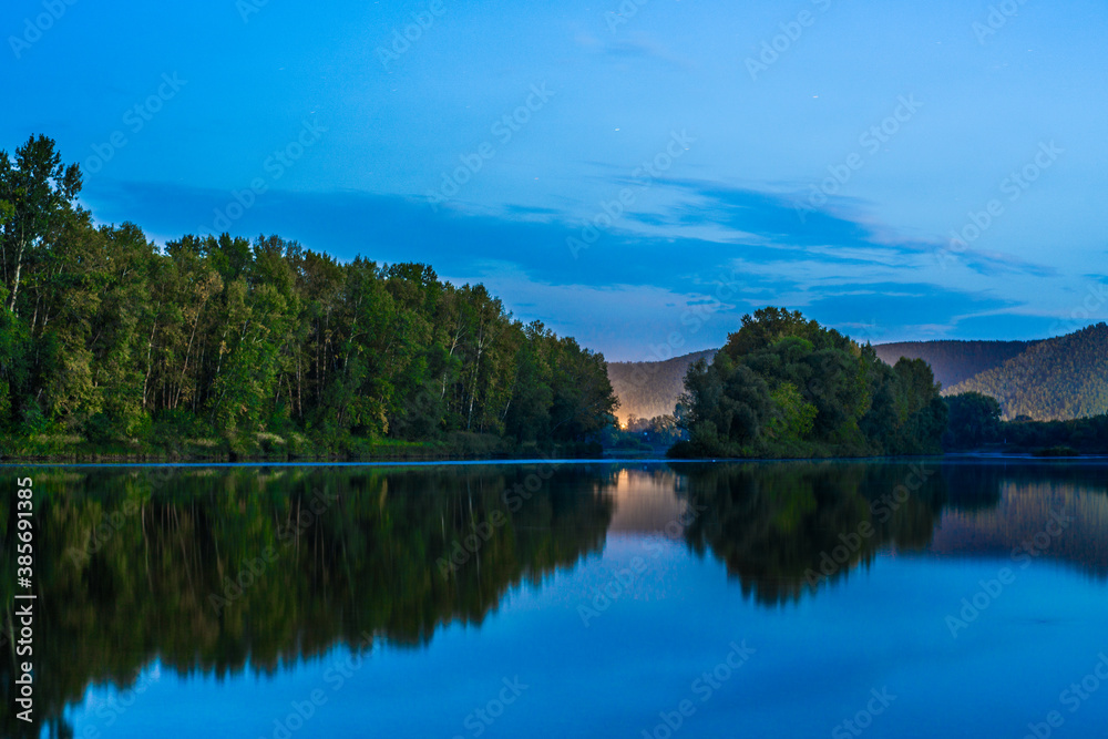 travel through the Siberian forests at different times of the year

