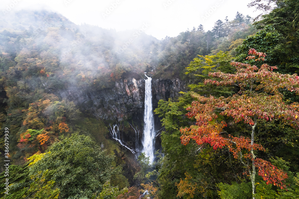 栃木県・日光・華厳の滝・秋の紅葉