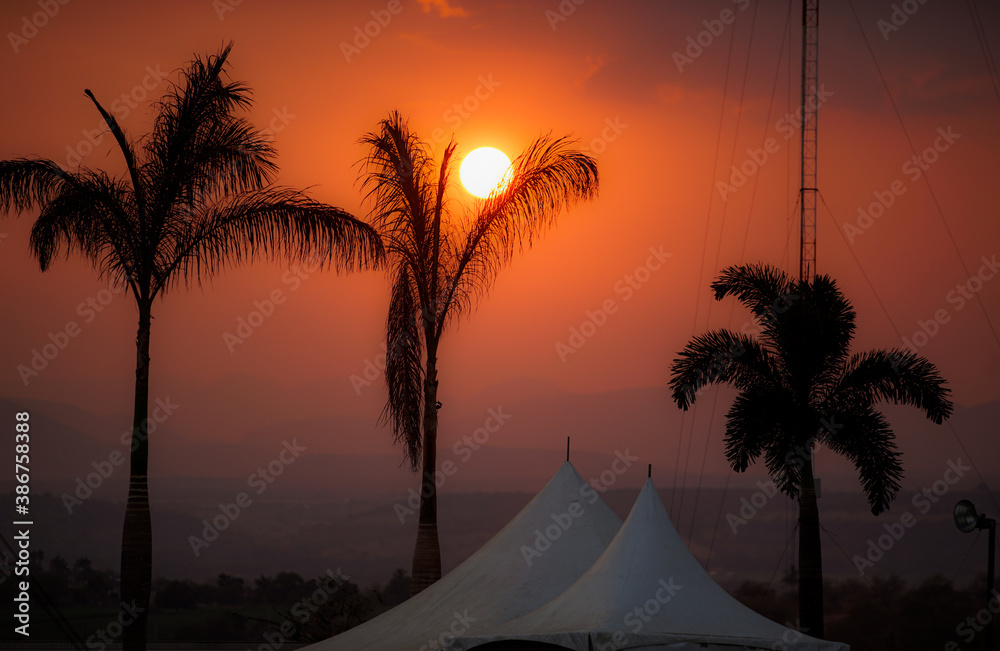 Atardecer en Jardines de México. - Morelos, México