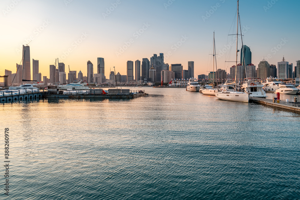 青岛海岸线建筑景观天际线全景图