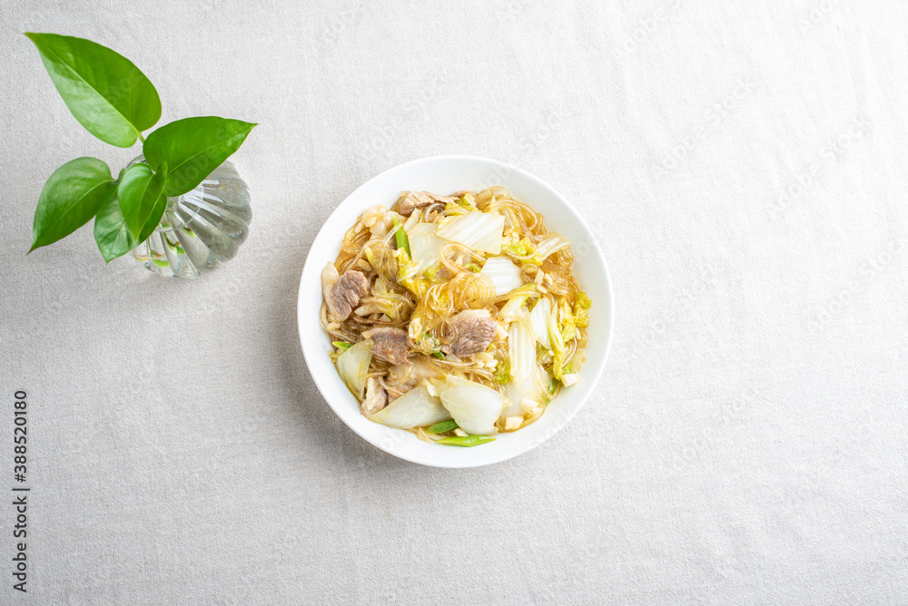 Chinese northeastern cabbage stewed vermicelli