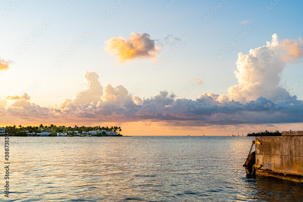 Sunset, view of Sunset y Island from Mallory Square, Key West, Florida, US