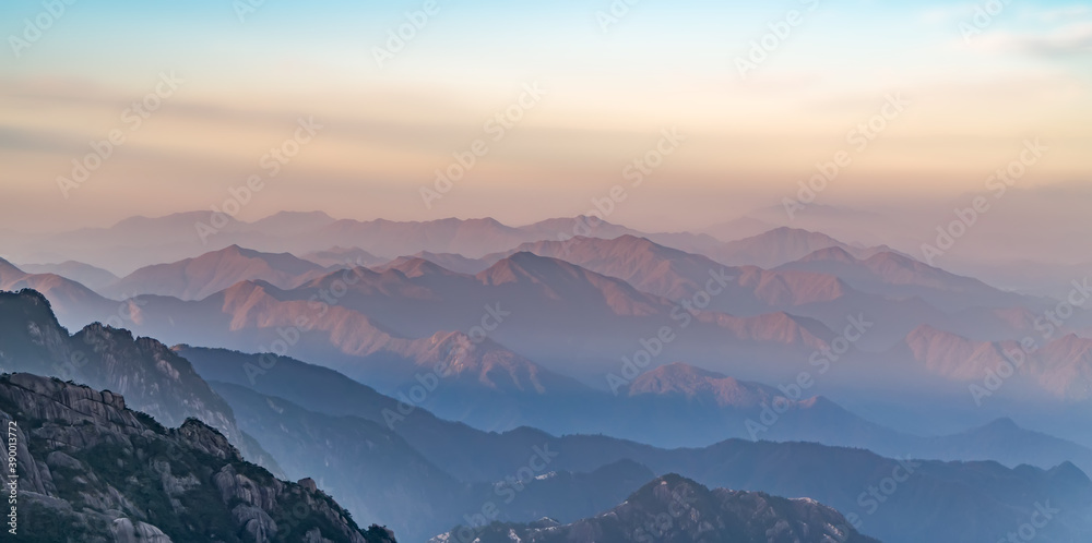 黄山（黄山）景观。联合国教科文组织世界遗产。位于美国黄山