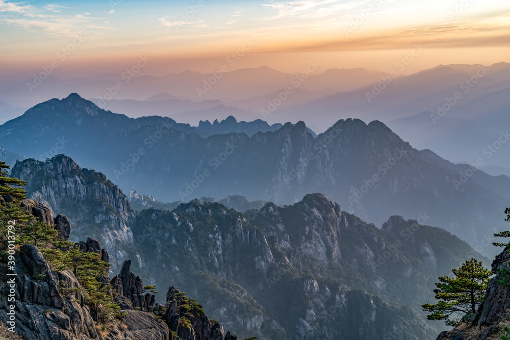 黄山（黄山）景观。联合国教科文组织世界遗产。位于美国黄山