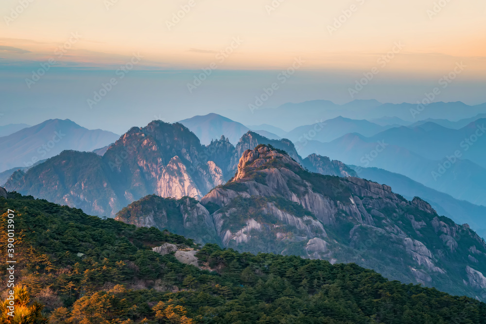 黄山（黄山）景观。联合国教科文组织世界遗产。位于美国黄山