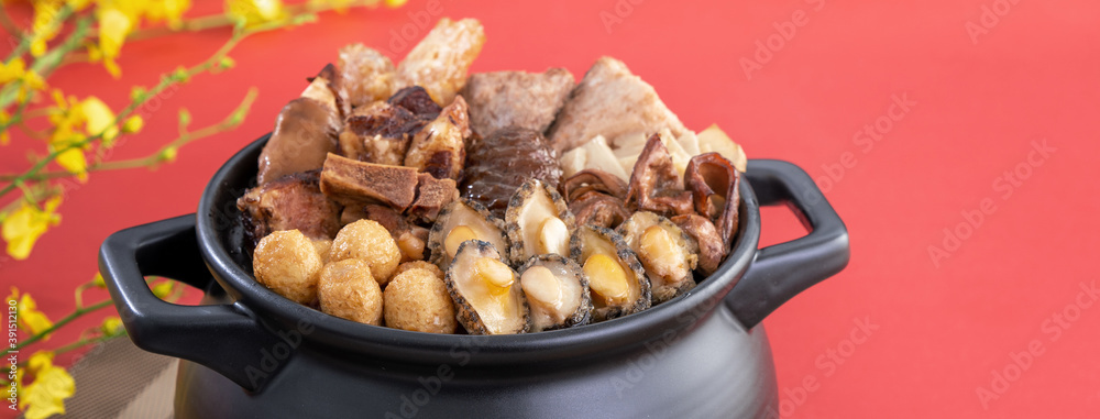 Close up of traditional Chinese food named Fo Tiao Qiang.