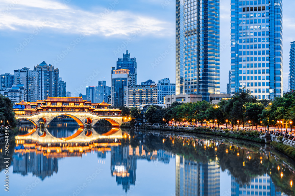 中国四川省成都市安顺大桥夜景