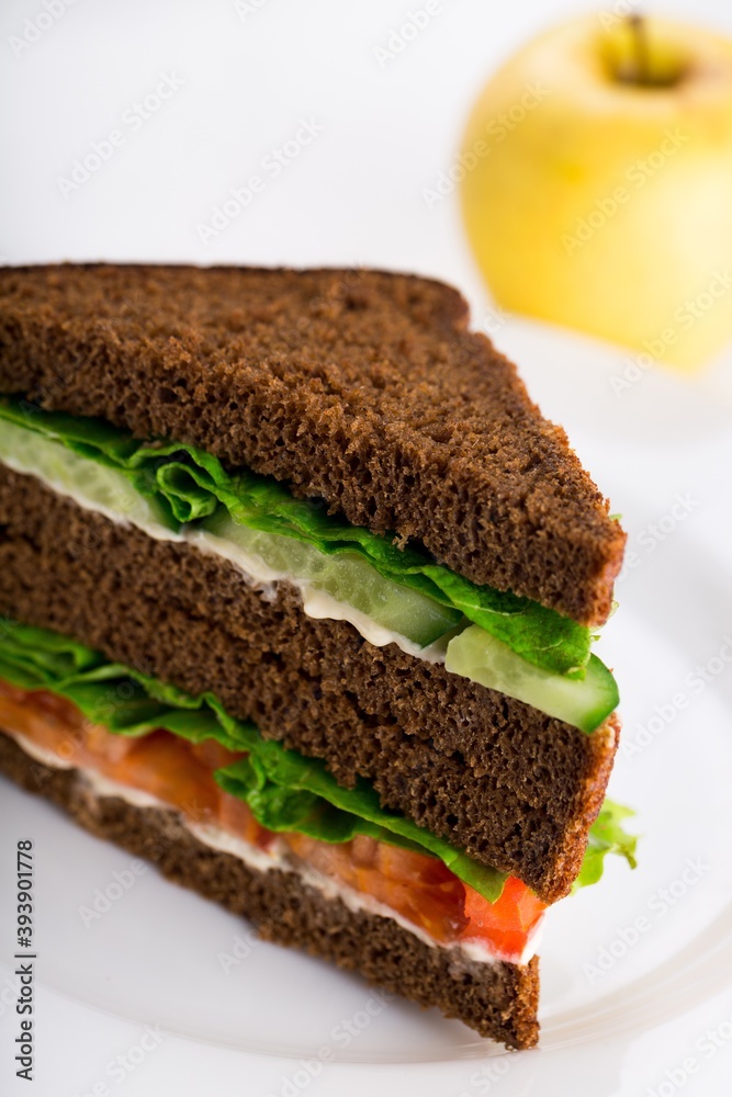 wholemeal ham salad sandwich, healthy lunch