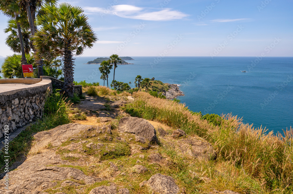 Promthep Cape美丽的风景安达曼海在夏季，泰国普吉岛美丽的旅游背景