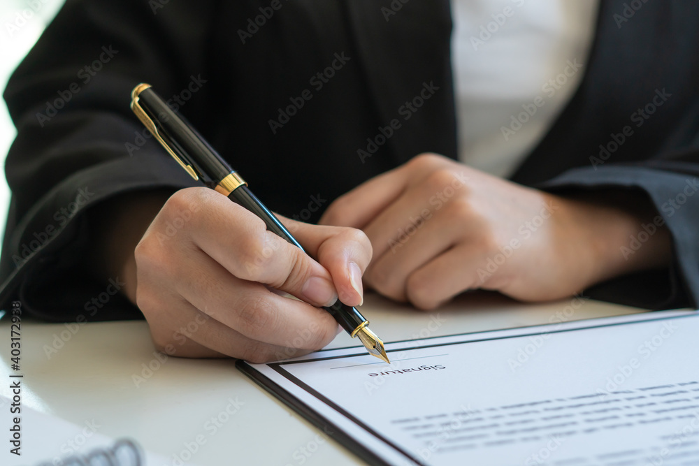 Employees or job applicants agree to the agreement and sign a signature. Get a job with the company 