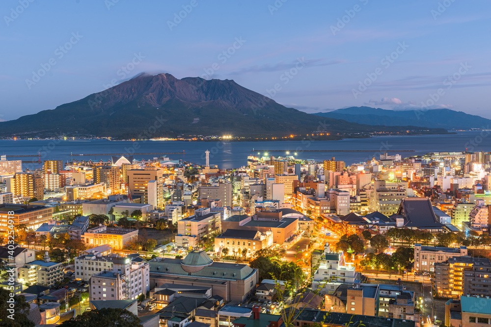 日本鹿儿岛樱花岛火山的天际线