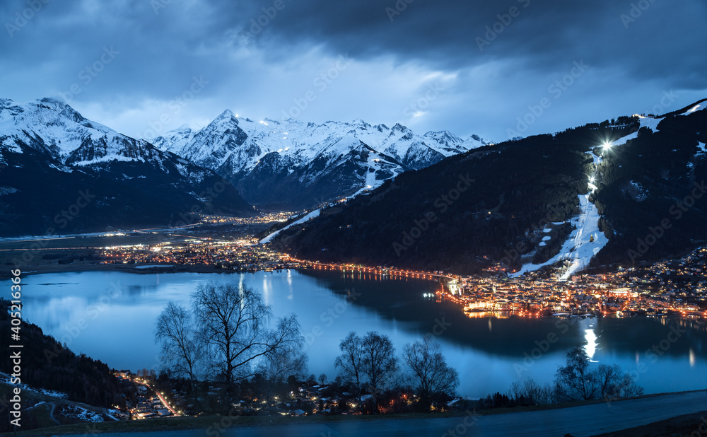 奥地利萨尔茨堡Zell am See的黄昏景观