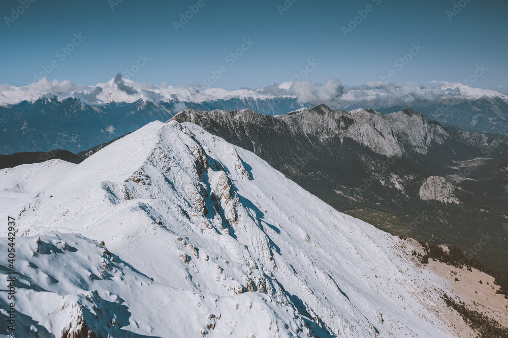 土耳其塔赫塔利山景观冬季自然雪峰旅行风景荒野