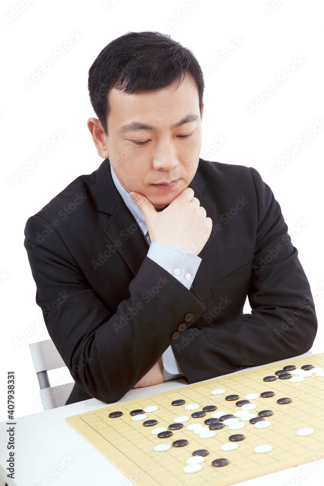 商务人士玩围棋