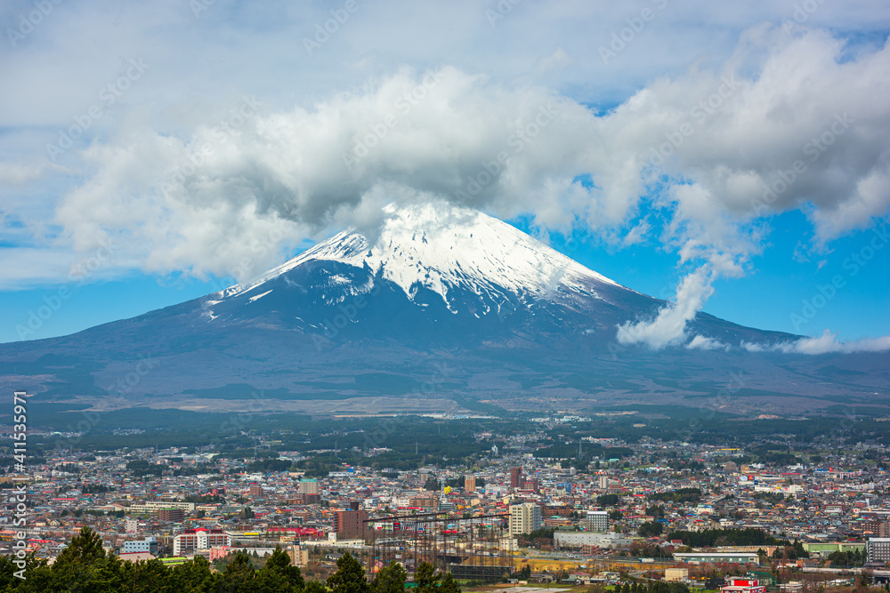 有富士山的日本后宫市