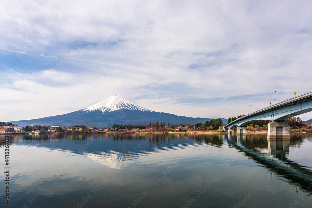 日本山梨县的富士山