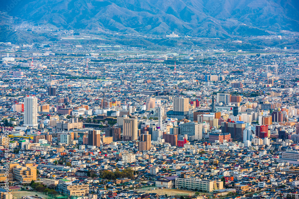 日本山梨县高夫市黄昏城市景观