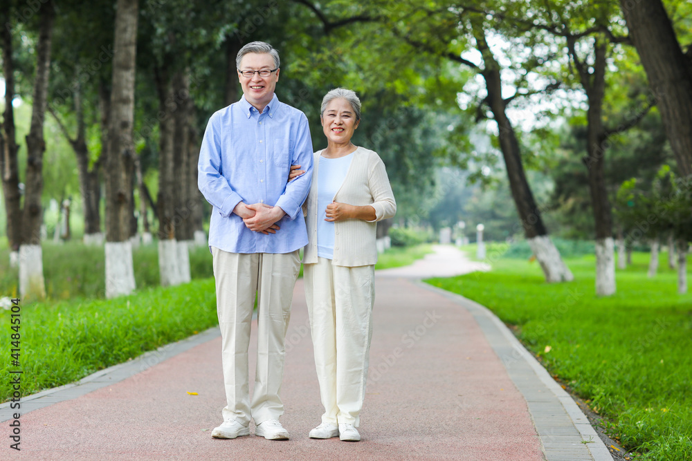 幸福的老夫妇画像