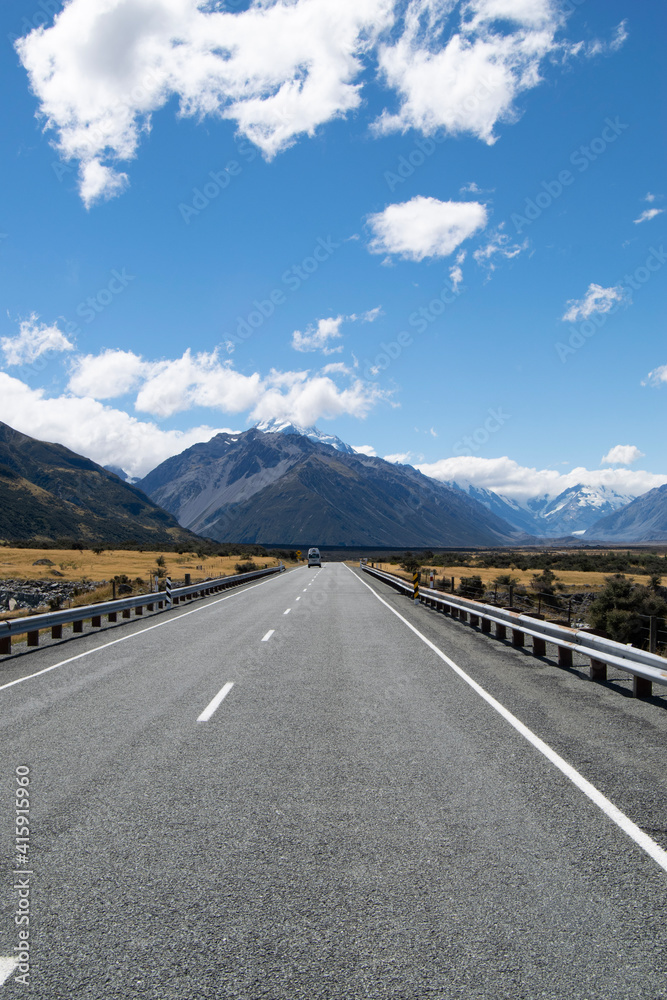 通往山区的道路