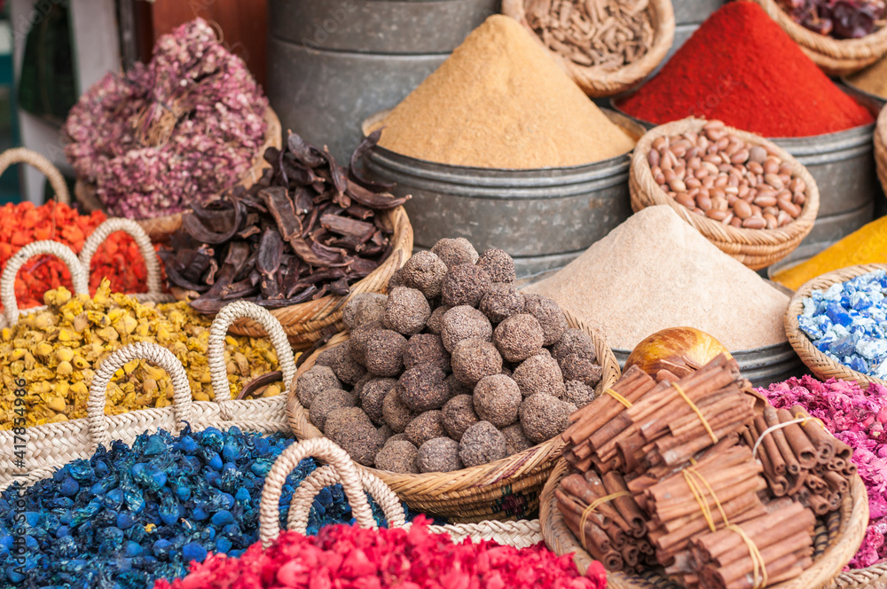 Herbal tea, herbs and spices / Market stall with herbal tea, herbs and spices.