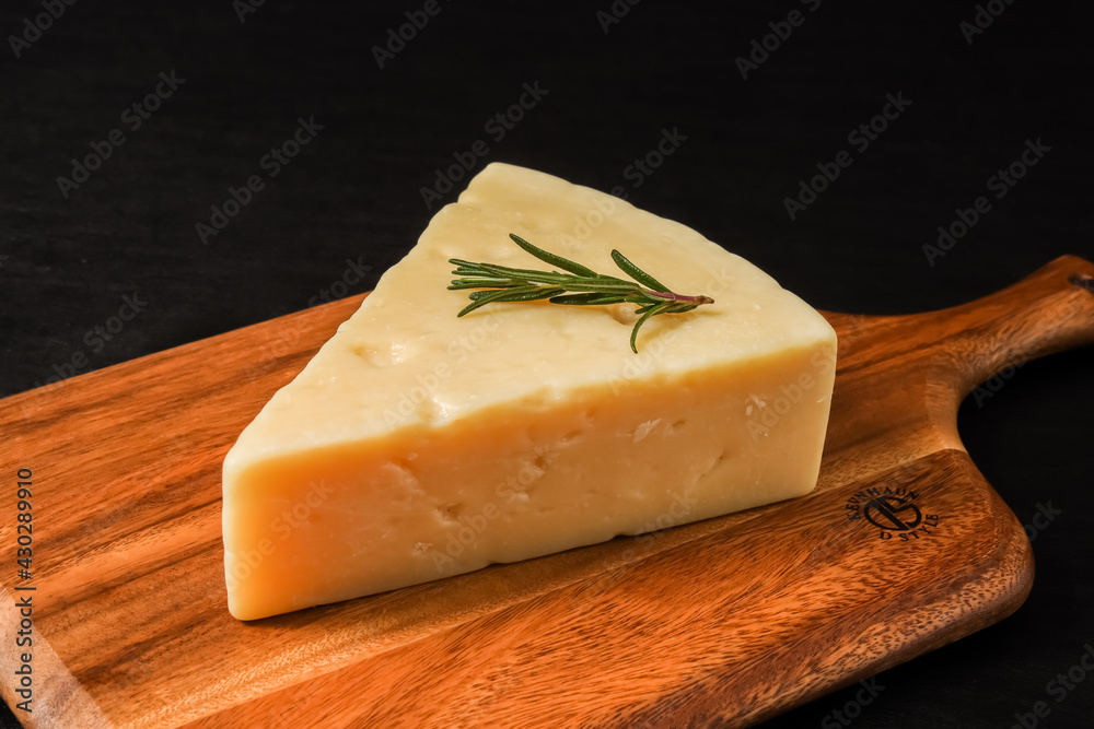 パルミジャーノレッジャーノ　Italys cheese parmigiano reggiano 