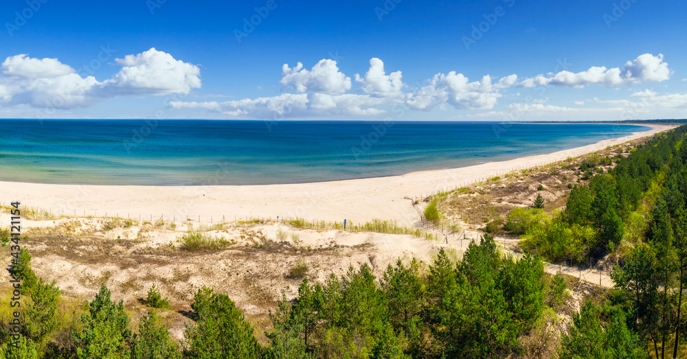 波兰Sobieszewo波罗的海海滩夏季美景