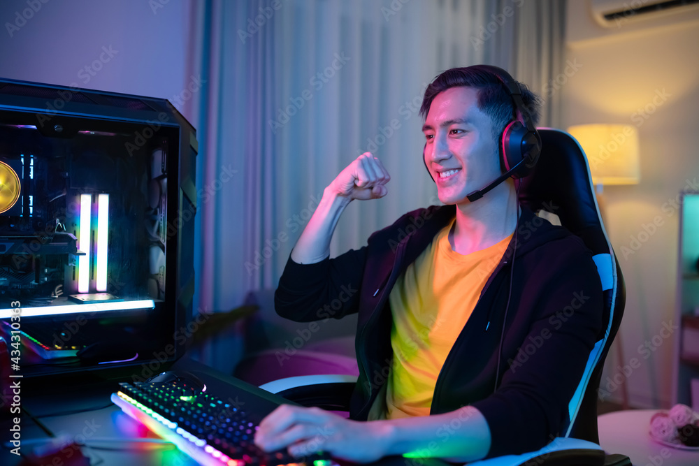 cyber sport gamer playing game