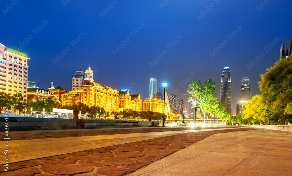 天津海河沿岸现代建筑街夜景