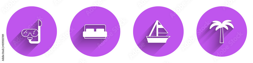 设置潜水面罩和浮潜、酒店客房床、游艇帆船和带长sh的热带棕榈树图标