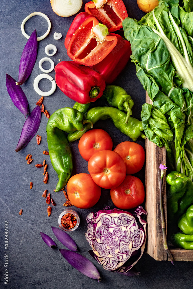 Fondo de comida vegetariana y concepto de recetas de cocina. Alimentos saludables. Colección de verd