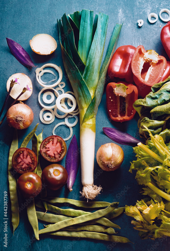 Fondo de comida vegetariana y concepto de recetas de cocina. Alimentos saludables. Colección de verd