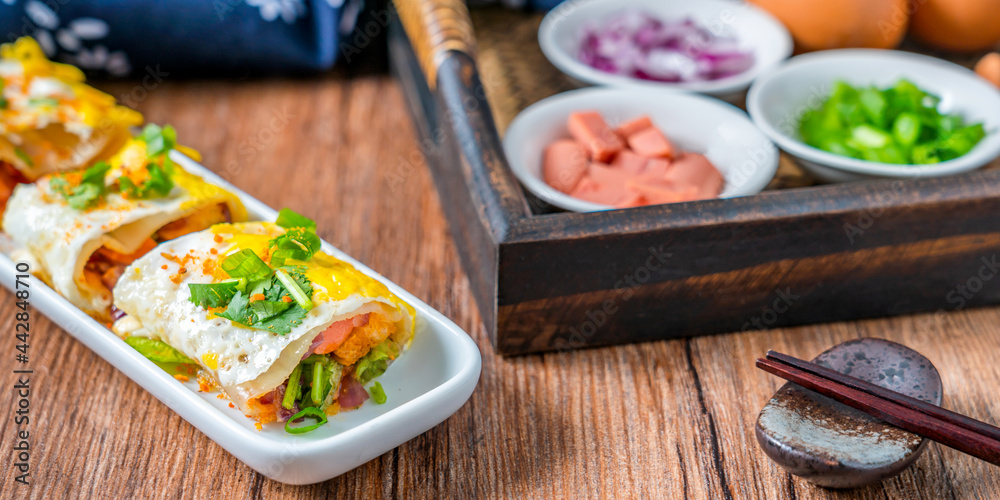 Grilled cold noodles with specialties in Shenyang, Northeast China