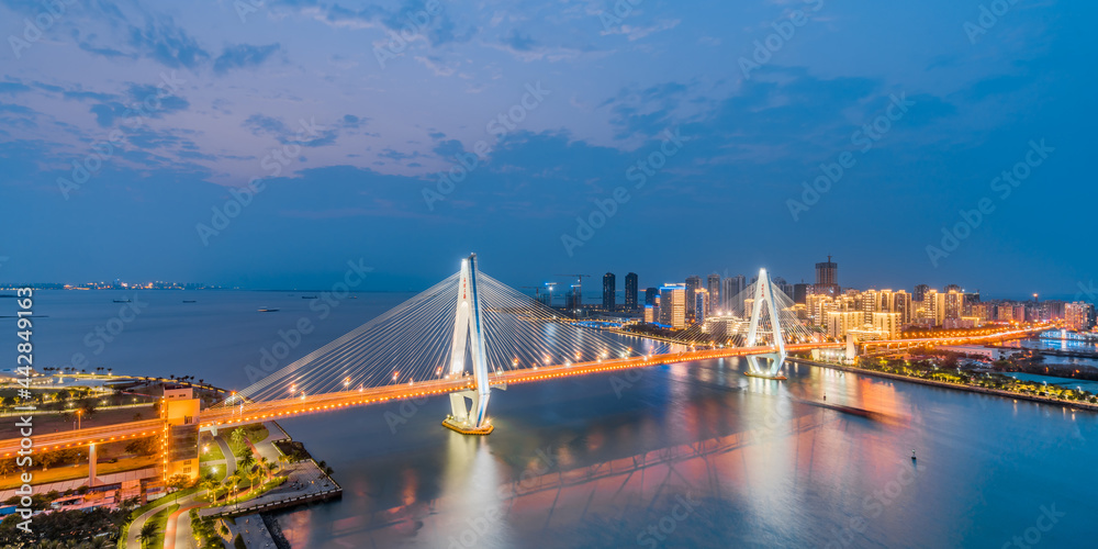 中国海南省海口市海甸河世纪大桥高景夜景