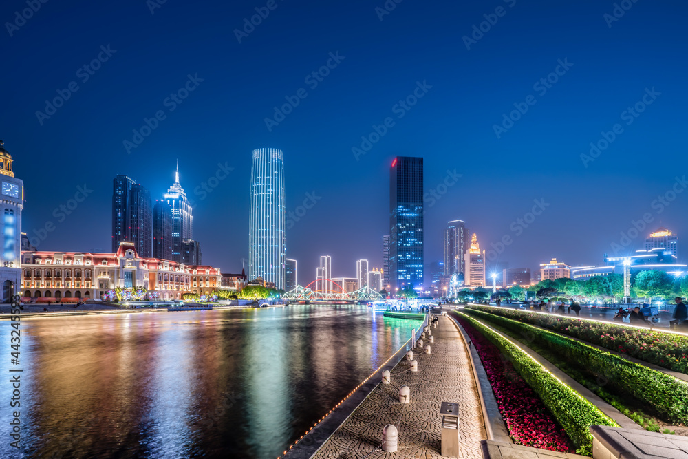 中国天津城市建筑景观夜景