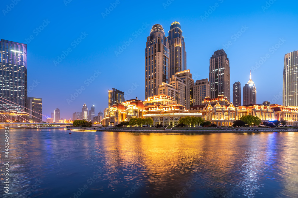 中国天津城市建筑景观夜景